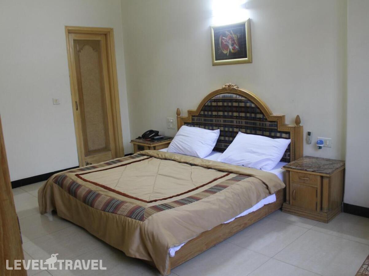 фотографии номера Делюкс отеля Sunstar Residency Hotel в Индия(Нью-Дели) - фото №1