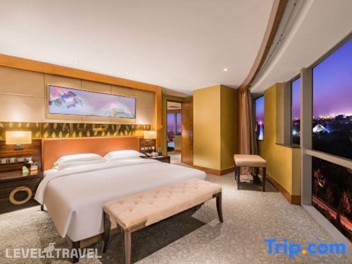 фотографии номера Представительский люкс отеля Lake View Hotel (Ex. Radegast Lake View Hotel) в Китай(Пекин) - фото №6