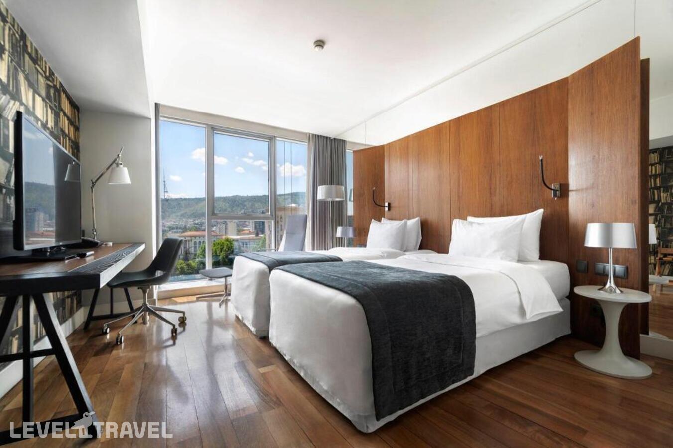 фотографии номера Стандартный (две односпальные кровати) отеля Holiday Inn Tbilisi Hotel в Грузия(Тбилиси) - фото №1