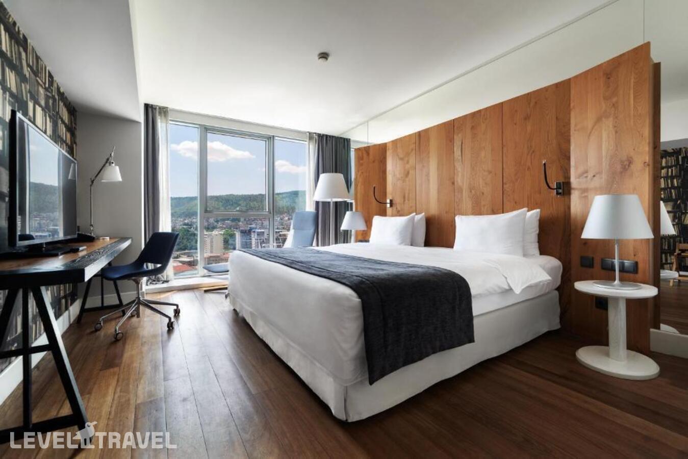 фотографии номера Стандартный (две односпальные кровати) отеля Holiday Inn Tbilisi Hotel в Грузия(Тбилиси) - фото №5