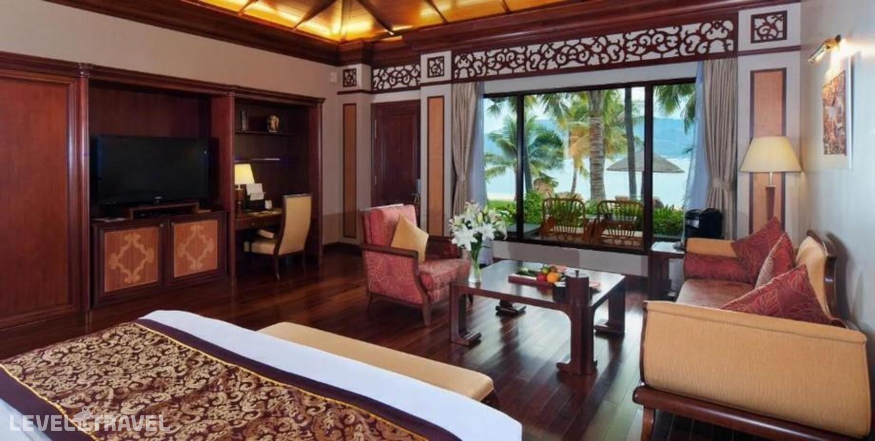 фотографии номера Номер Премьер с фронтальным видом на пляж отеля Vinpearl Luxury Nha Trang в Вьетнам(о. Хон Тре) - фото №2