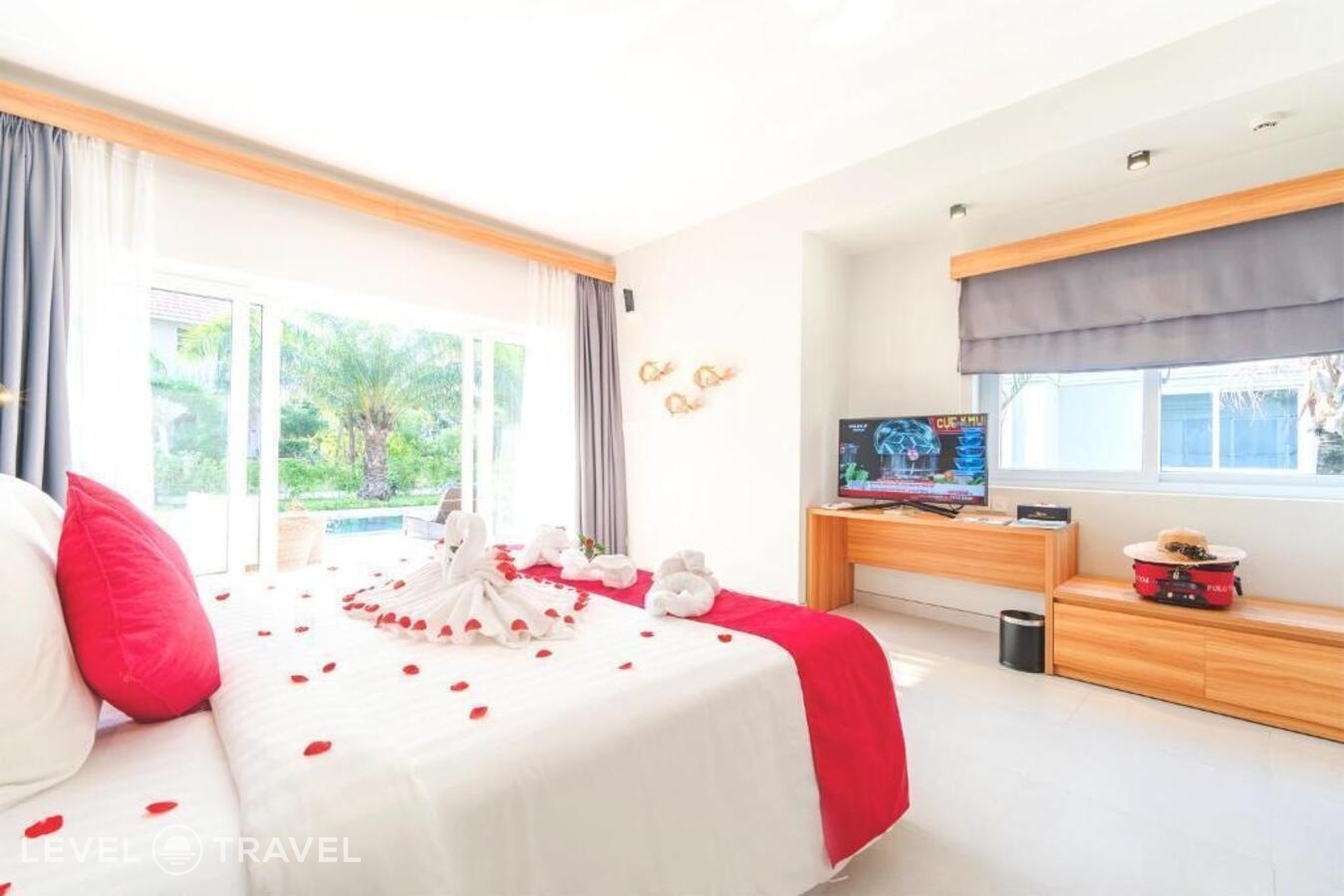 фотографии номера Роскошная вилла с видом на бассейн отеля Mercure Phu Quoc Resort & Villas в Вьетнам(Фукуок) - фото №1