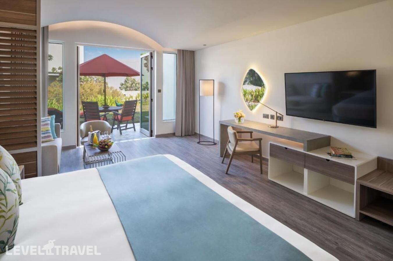 фотографии номера Полулюкс с видом на пляж отеля JA Palm Tree Court & Spa в ОАЭ(Джебель-Али) - фото №31