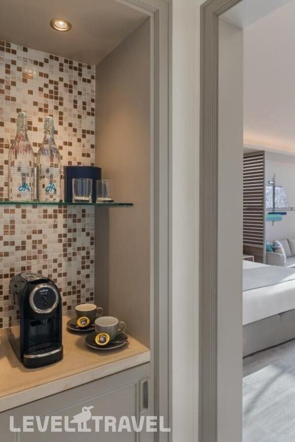фотографии номера Полулюкс с видом на пляж отеля JA Palm Tree Court & Spa в ОАЭ(Джебель-Али) - фото №27