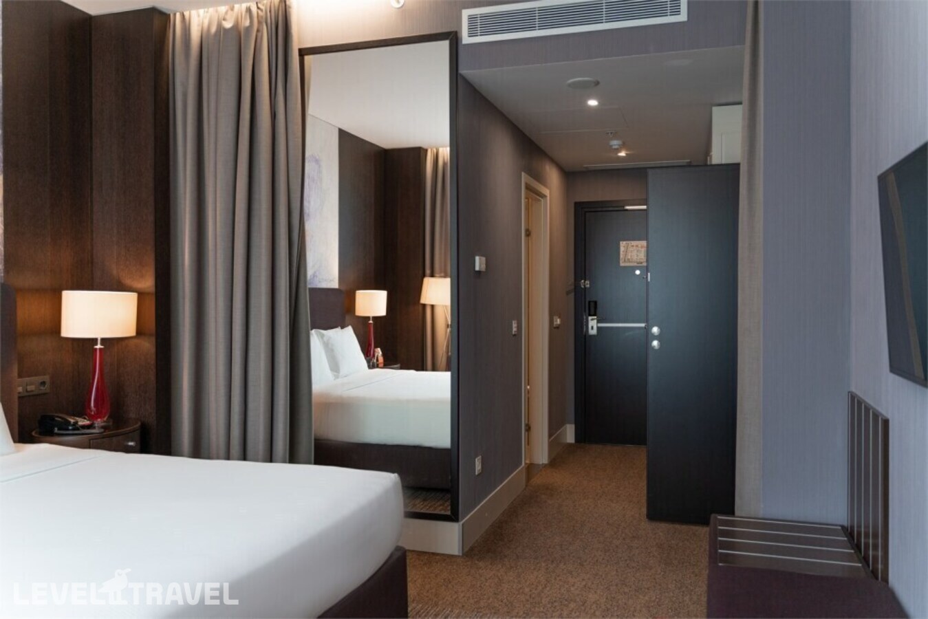фотографии номера Семейный (2 комнаты) отеля Doubletree By Hilton Hotel Moscow Marina в Россия(Северный административный округ (САО)) - фото №1