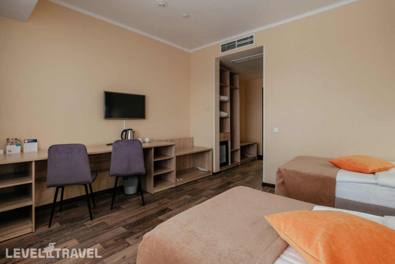 фотографии номера Улучшенный (две односпальные кровати) отеля Атлантик By Usta Hotels в Россия(Екатеринбург) - фото №3