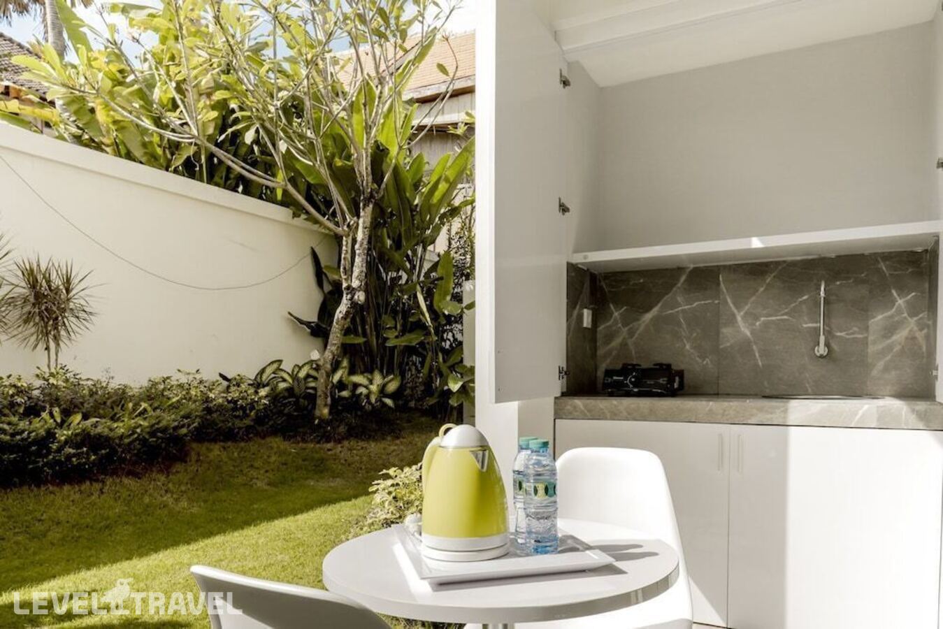 фотографии номера Стандартный (две односпальные кровати) отеля Cozy Stay Bali в Индонезия(Семиньяк) - фото №8