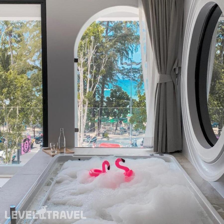 фотографии номера Люкс с видом на океан отеля Anona Beachfront Phuket Resort в Таиланд(Патонг Бич) - фото №2