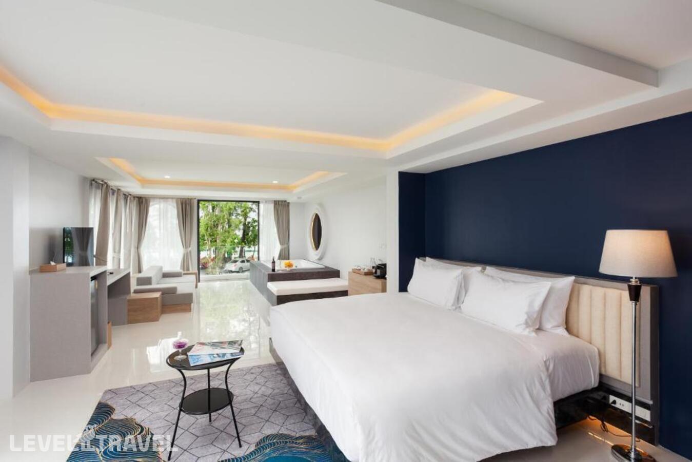 фотографии номера Люкс с видом на океан отеля Anona Beachfront Phuket Resort в Таиланд(Патонг Бич) - фото №7