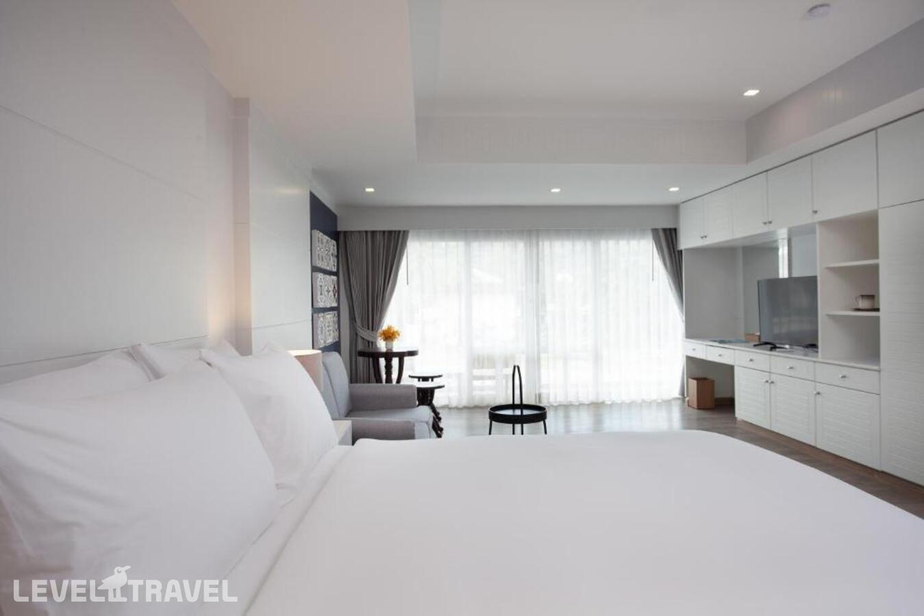 фотографии номера Студия отеля Anona Beachfront Phuket Resort в Таиланд(Патонг Бич) - фото №3