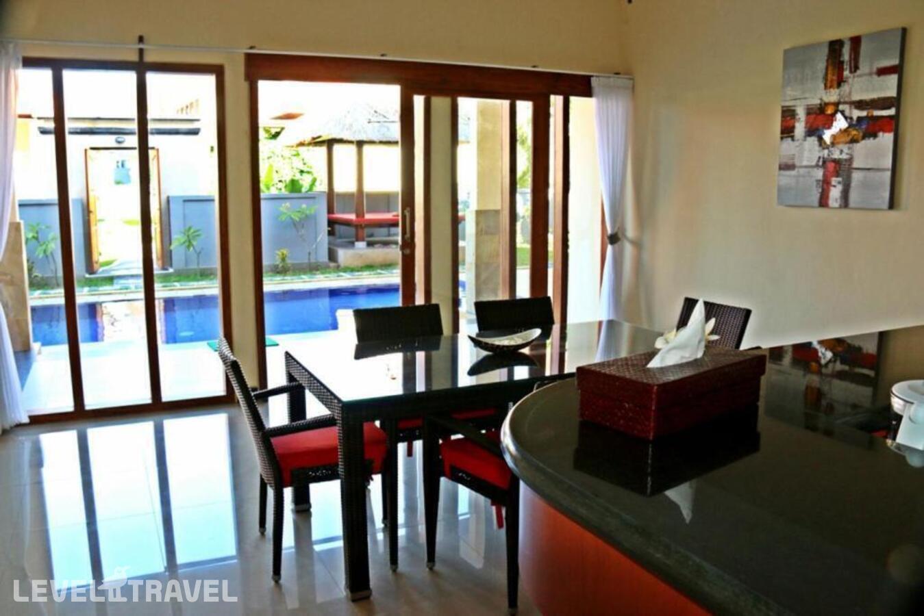 фотографии номера Делюкс (две односпальные кровати) отеля Bali Dive Resort And Spa в Индонезия(Туламбен) - фото №5