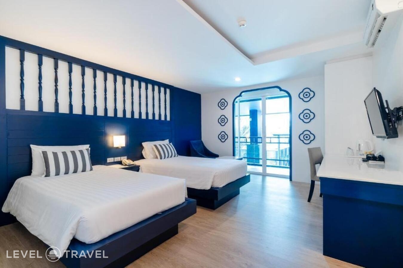 фотографии номера Делюкс (две односпальные кровати) отеля Bhukitta Boutique Hotel в Таиланд(город Пхукет) - фото №1