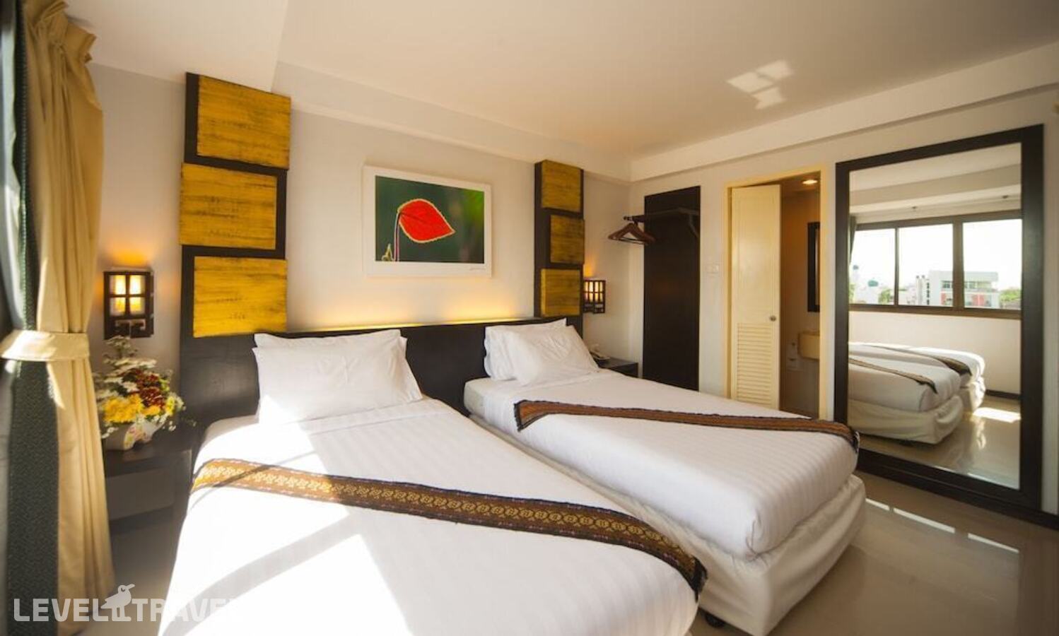 фотографии номера Стандартный (две односпальные кровати) отеля Crystal Inn Phuket в Таиланд(город Пхукет) - фото №6