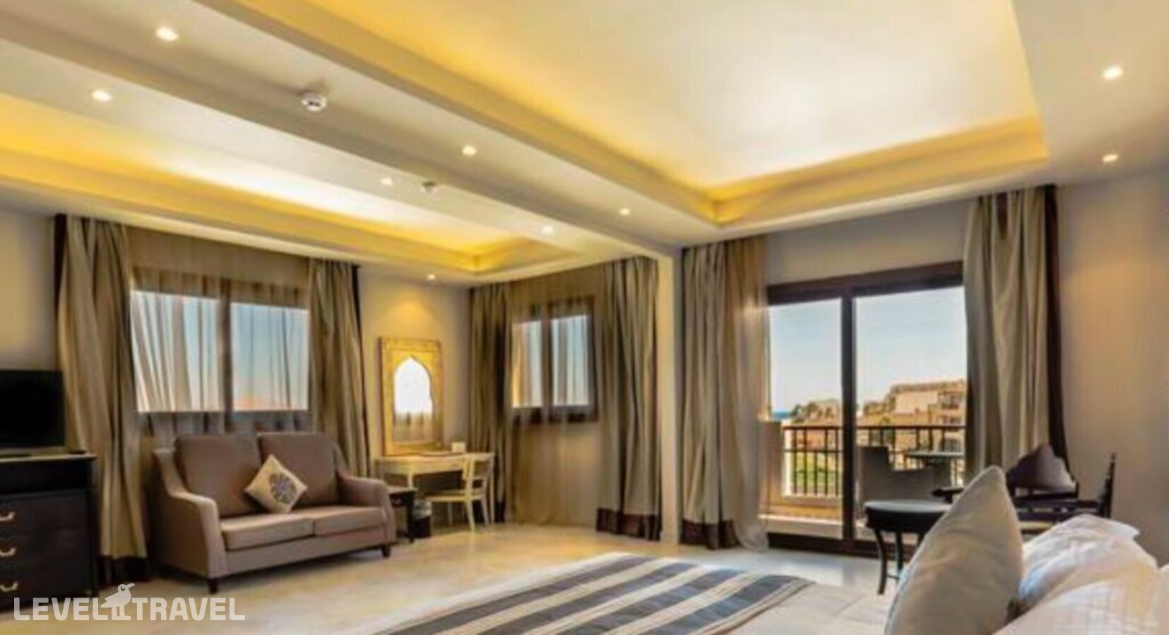 фотографии номера Полулюкс с видом на море отеля Sunrise Arabian Beach Resort в Египет(Шаркс Бэй) - фото №5