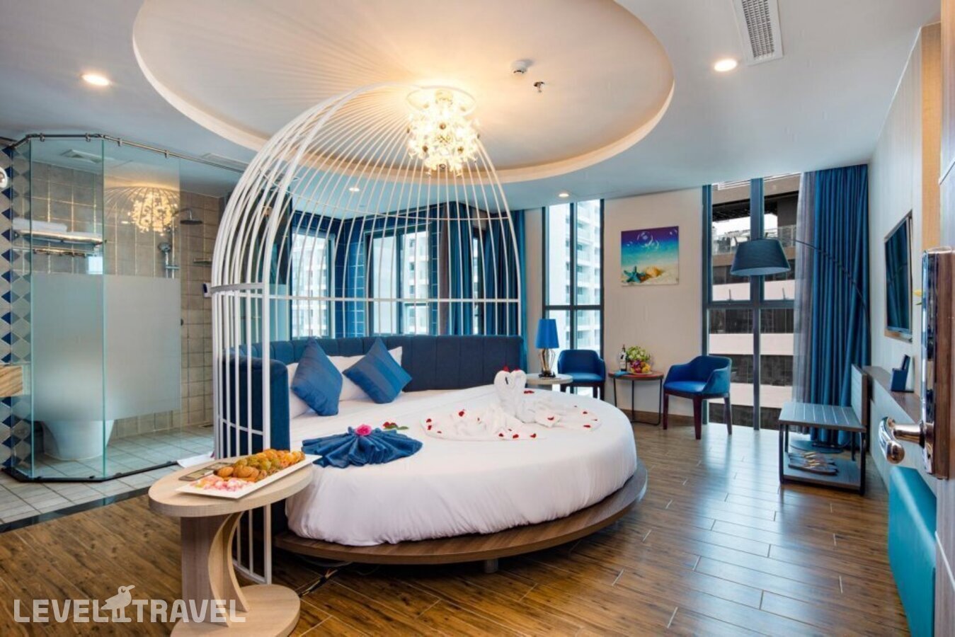 фотографии номера Полулюкс с балконом отеля Aaron Hotel в Вьетнам(Нячанг) - фото №4