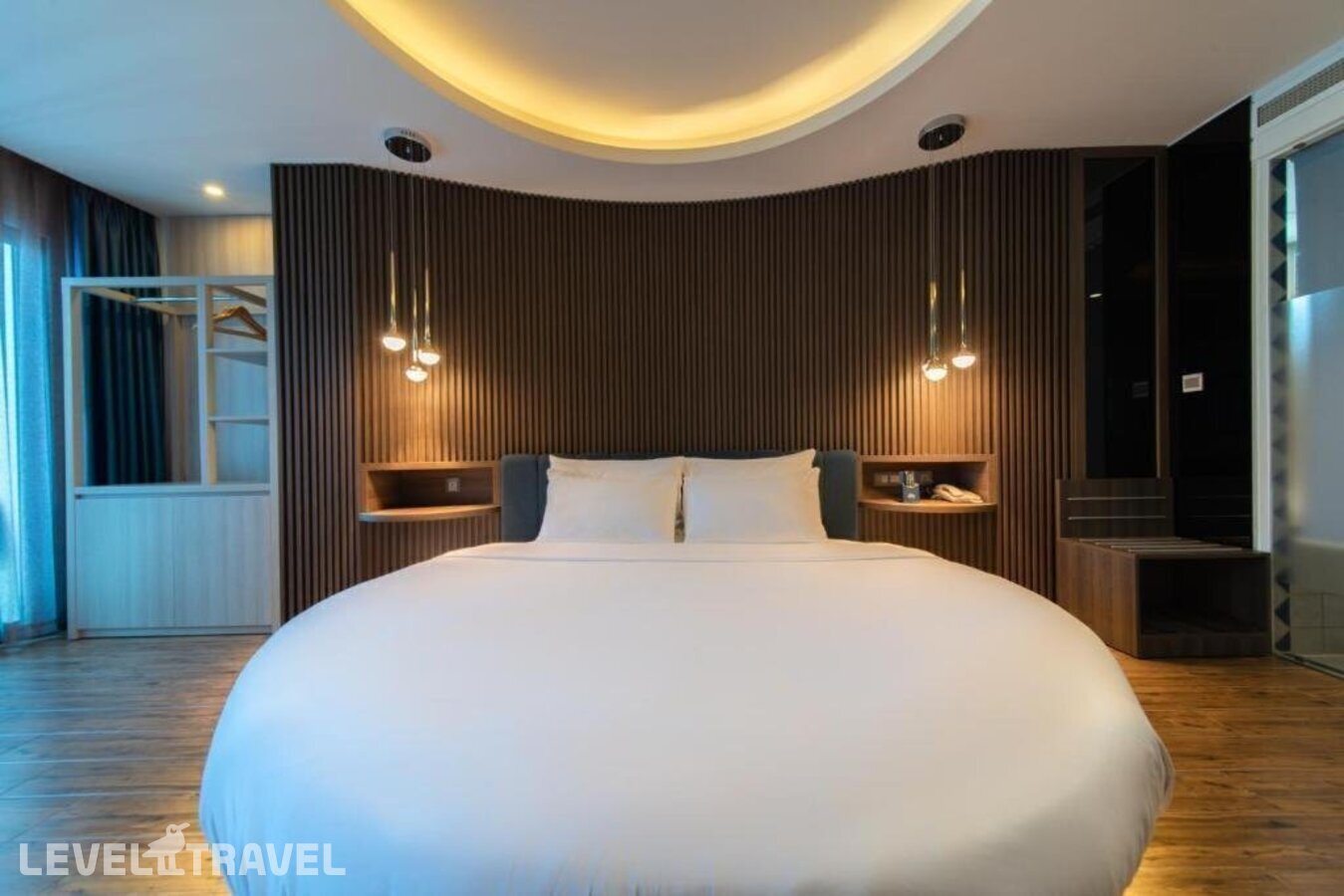 фотографии номера Полулюкс с балконом отеля Aaron Hotel в Вьетнам(Нячанг) - фото №12