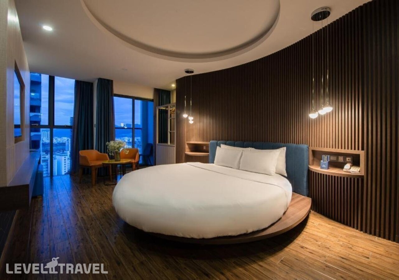 фотографии номера Полулюкс с балконом отеля Aaron Hotel в Вьетнам(Нячанг) - фото №5