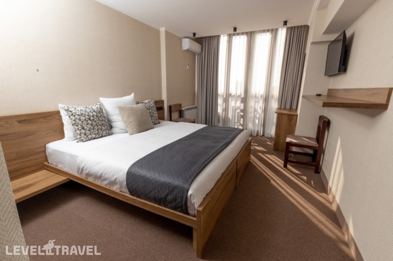 фотографии номера Стандартный (две односпальные кровати) отеля Shirak Hotel в Армения(Ереван) - фото №1