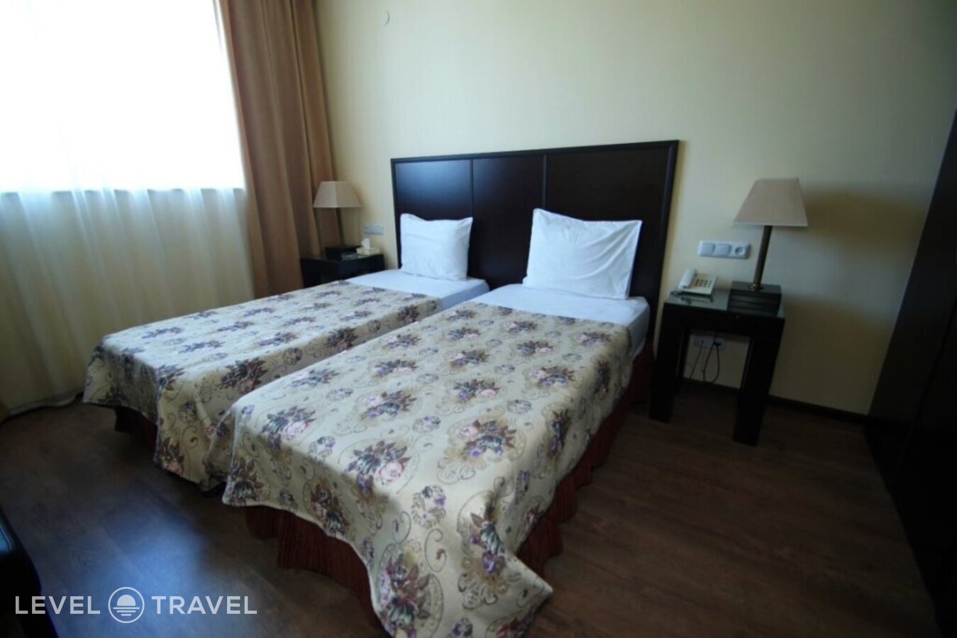 фотографии номера Экономичный (две односпальные кровати) отеля Bomo Regineh Hotel в Армения(Ереван) - фото №4