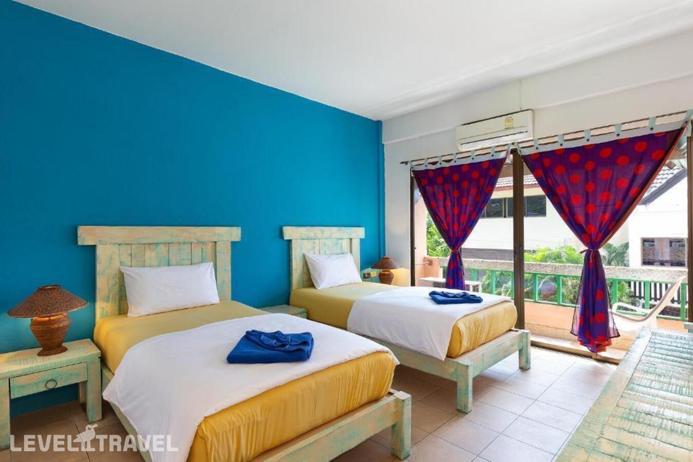 фотографии номера Стандартный (две односпальные кровати) отеля Casa Brazil Homestay & Gallery в Таиланд(Карон Бич) - фото №4
