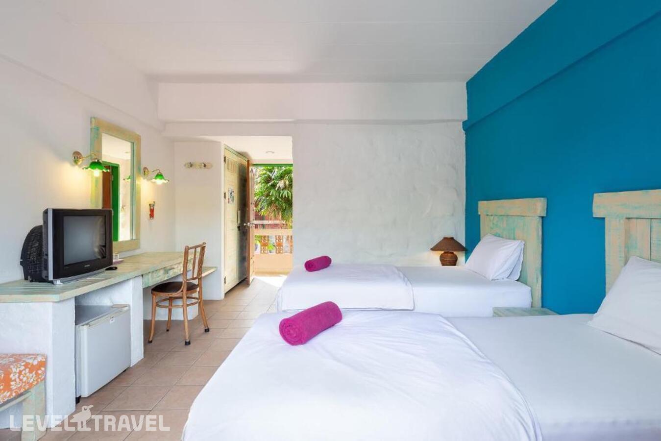 фотографии номера Стандартный (две односпальные кровати) отеля Casa Brazil Homestay & Gallery в Таиланд(Карон Бич) - фото №3