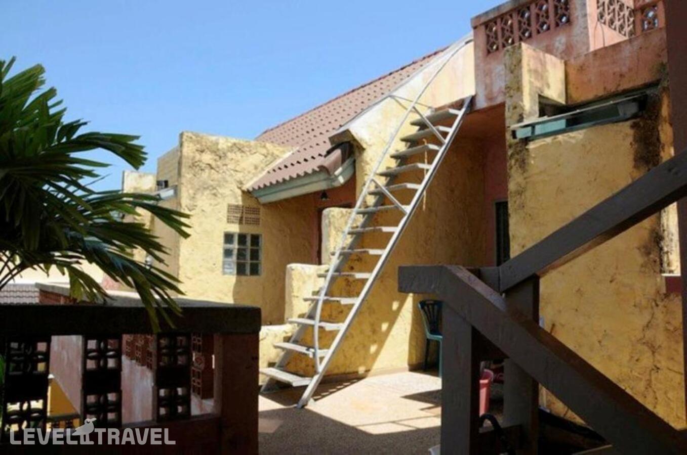 фотографии номера Стандартный (две односпальные кровати) отеля Casa Brazil Homestay & Gallery в Таиланд(Карон Бич) - фото №7