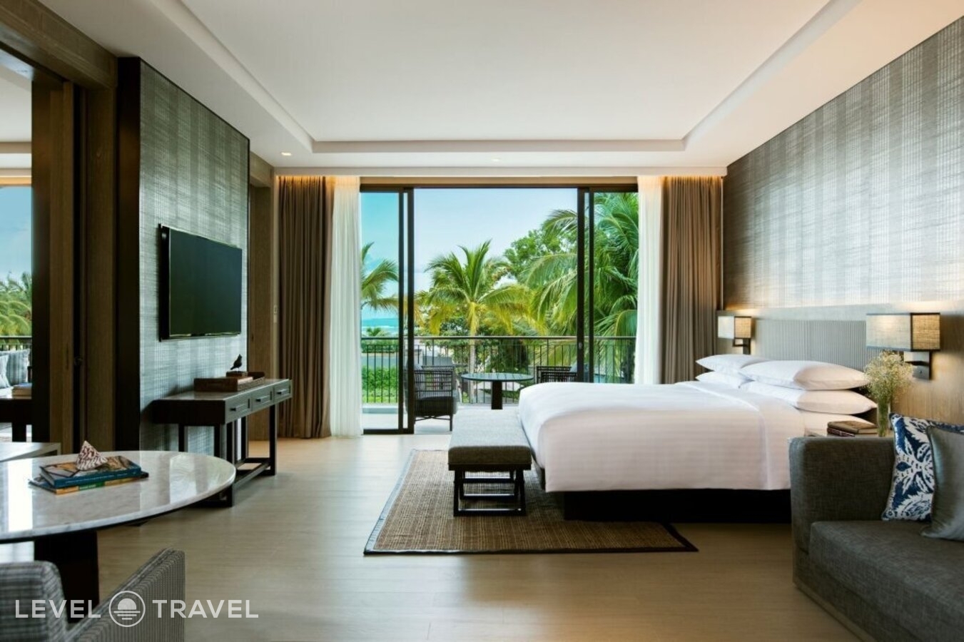 фотографии номера Люкс (2 комнаты) отеля Marriott Resort & Spa Nai Yang Beach в Таиланд(Най Янг Бич) - фото №1