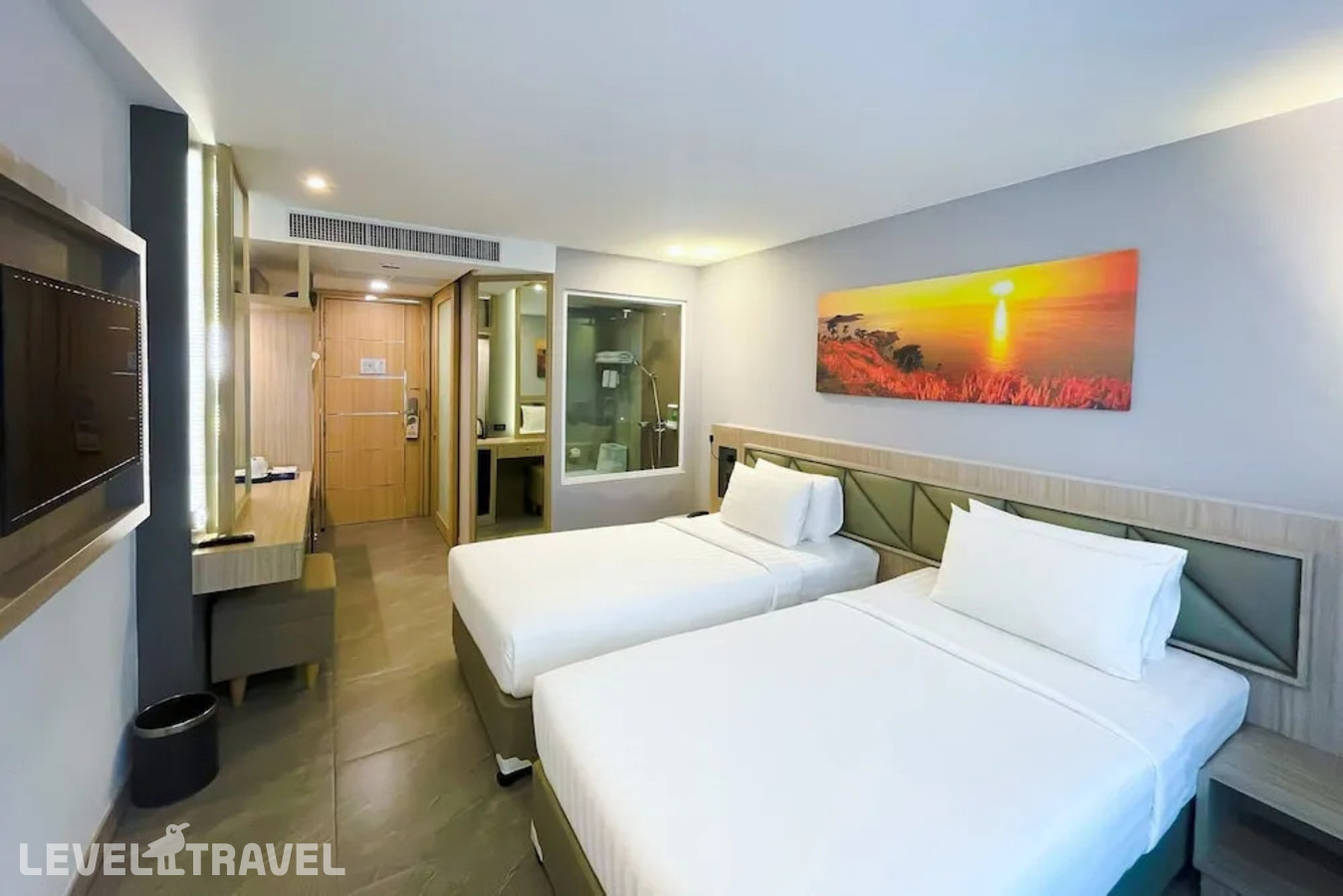 фотографии номера Делюкс с балконом (две односпальные кровати) отеля Clarion Hotel Patong (Ex.Araya Patong Beach Hotel) в Таиланд(Патонг Бич) - фото №3