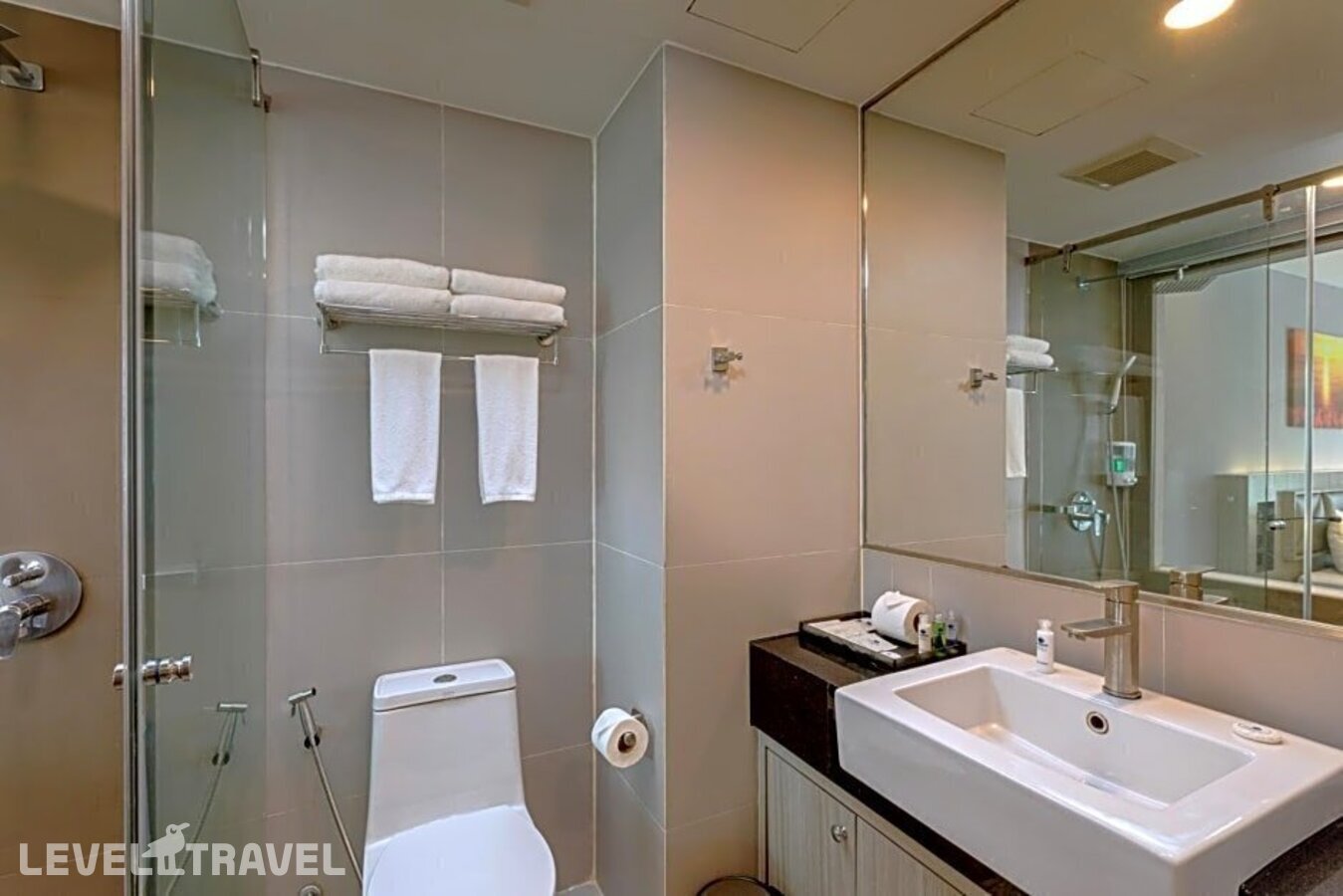 фотографии номера Делюкс (две односпальные кровати) отеля Clarion Hotel Patong (Ex.Araya Patong Beach Hotel) в Таиланд(Патонг Бич) - фото №10