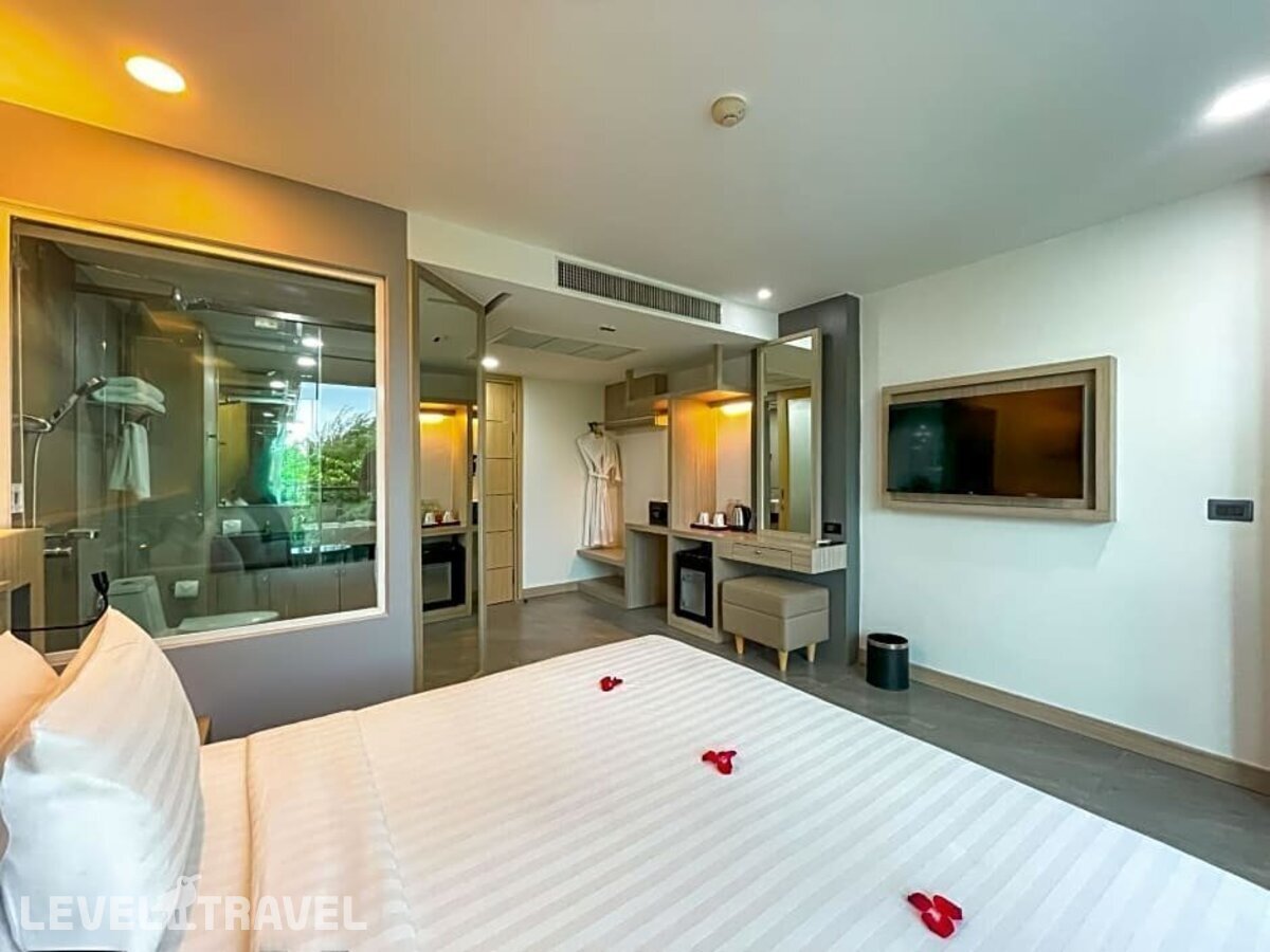 фотографии номера Делюкс с видом на город отеля Clarion Hotel Patong (Ex.Araya Patong Beach Hotel) в Таиланд(Патонг Бич) - фото №1