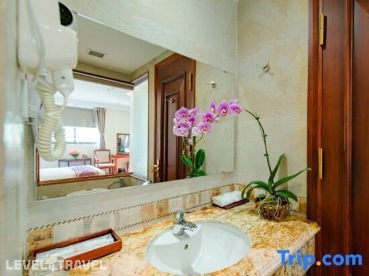 фотографии номера Улучшенный (две односпальные кровати) отеля Red Sun Nha Trang Hotel в Вьетнам(Нячанг) - фото №8