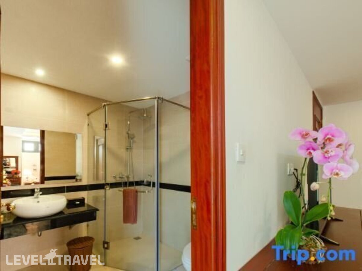 фотографии номера Улучшенный (две односпальные кровати) отеля Red Sun Nha Trang Hotel в Вьетнам(Нячанг) - фото №9