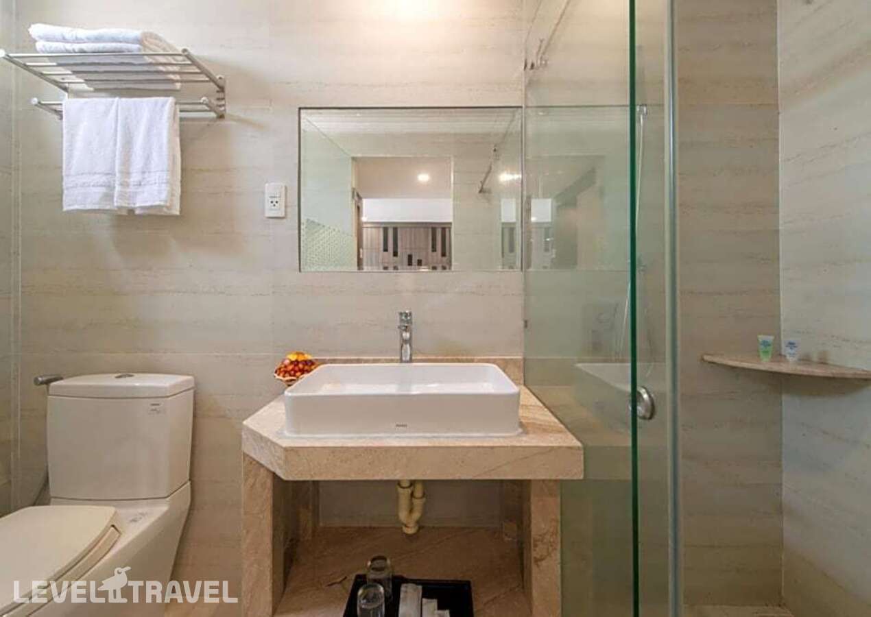 фотографии номера Улучшенный (две односпальные кровати) отеля Seven Seas Hotel Nha Trang в Вьетнам(Нячанг) - фото №3