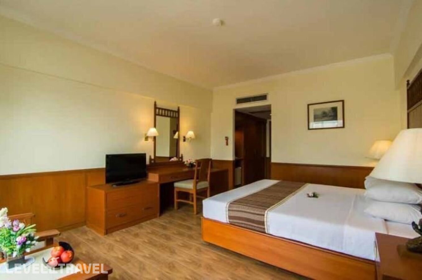 фотографии номера Улучшенный номер отеля Bangkok Palace Hotel в Таиланд(Бангкок) - фото №24
