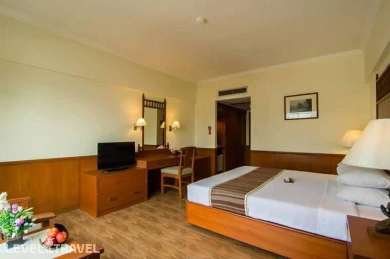 фотографии номера Улучшенный номер отеля Bangkok Palace Hotel в Таиланд(Бангкок) - фото №10