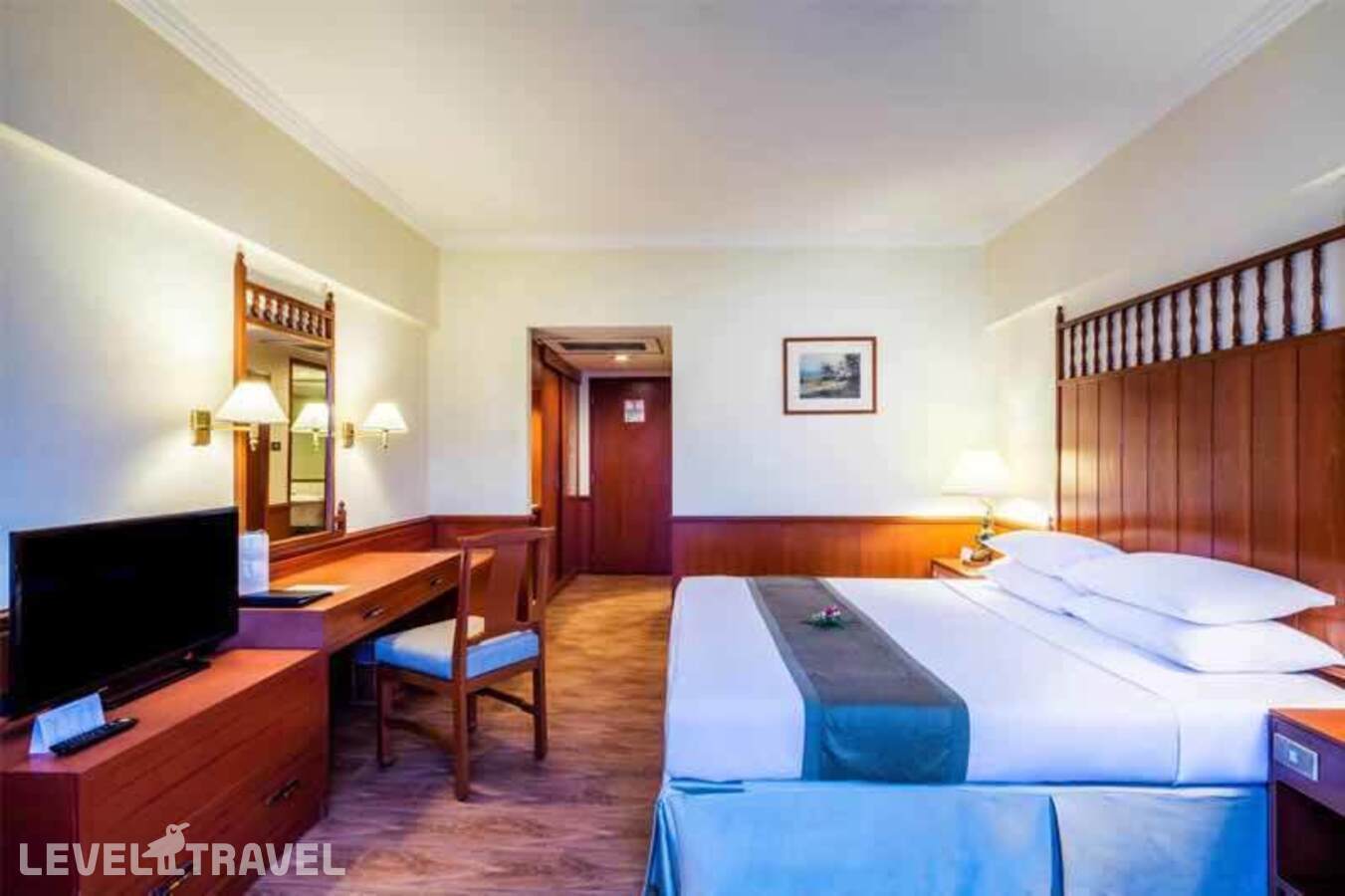 фотографии номера Улучшенный номер отеля Bangkok Palace Hotel в Таиланд(Бангкок) - фото №3
