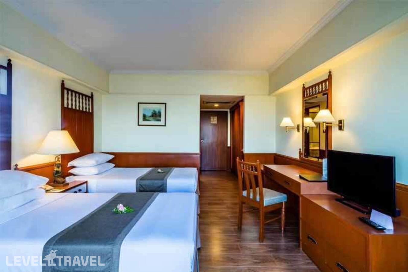 фотографии номера Улучшенный номер отеля Bangkok Palace Hotel в Таиланд(Бангкок) - фото №2