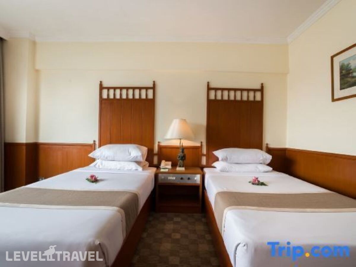 фотографии номера Делюкс отеля Bangkok Palace Hotel в Таиланд(Бангкок) - фото №106