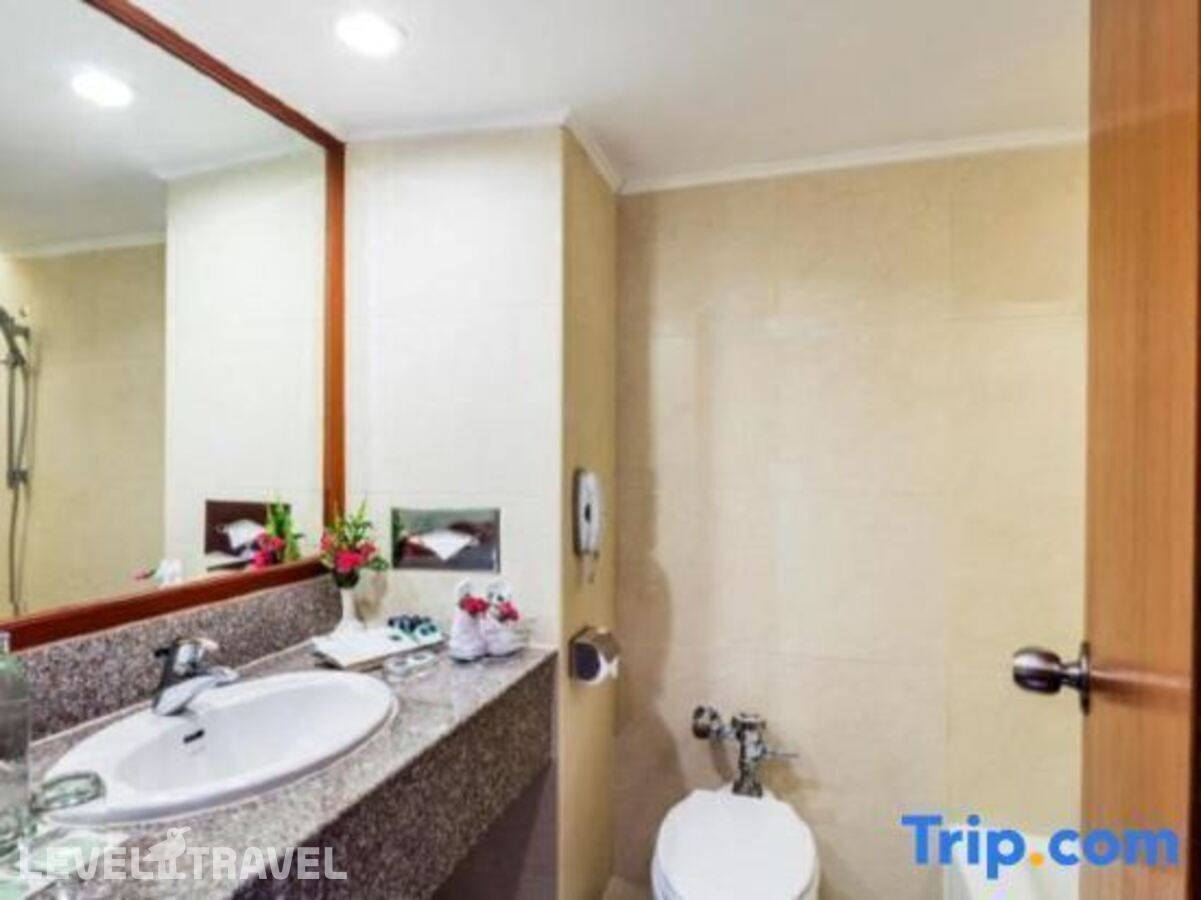 фотографии номера Делюкс отеля Bangkok Palace Hotel в Таиланд(Бангкок) - фото №115