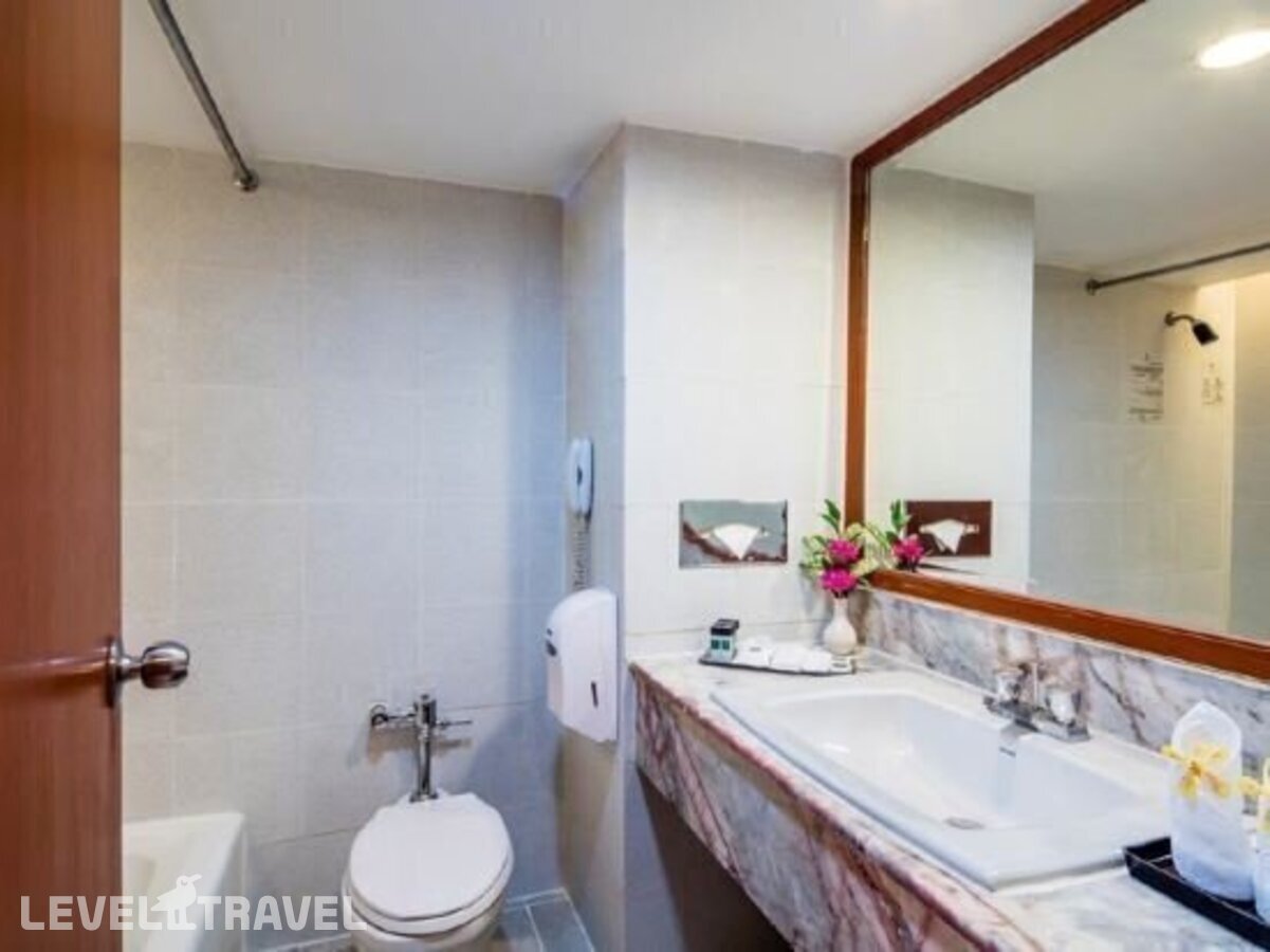фотографии номера Делюкс отеля Bangkok Palace Hotel в Таиланд(Бангкок) - фото №10