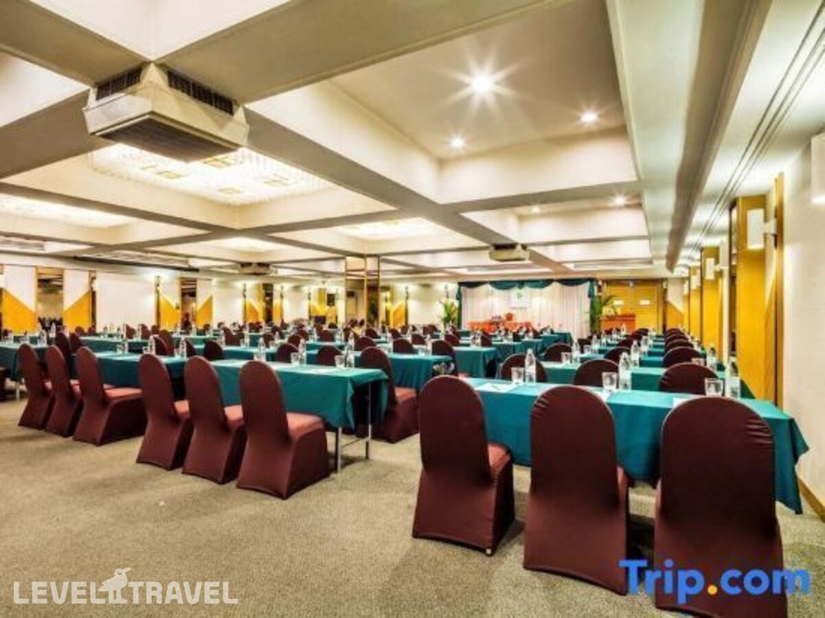 фотографии номера Делюкс отеля Bangkok Palace Hotel в Таиланд(Бангкок) - фото №118