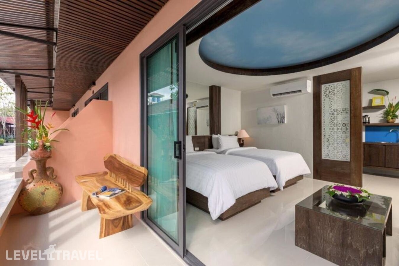 фотографии номера Делюкс (две односпальные кровати) отеля Naina Resort & Spa в Таиланд(Патонг Бич) - фото №5