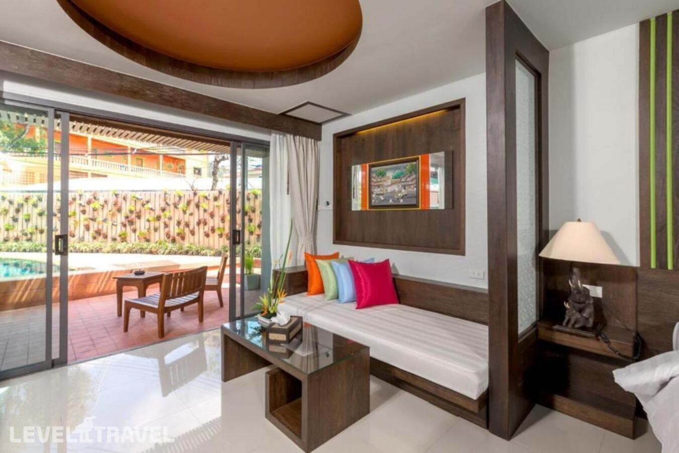фотографии номера Делюкс (две односпальные кровати) отеля Naina Resort & Spa в Таиланд(Патонг Бич) - фото №13
