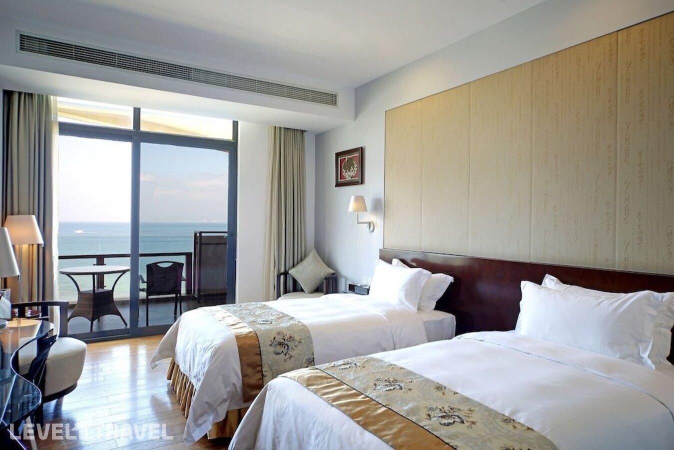 фотографии номера Делюкс с видом на море (две односпальные кровати) отеля Serenity Coast Sanya Marina Hotel в Китай(Санья) - фото №6