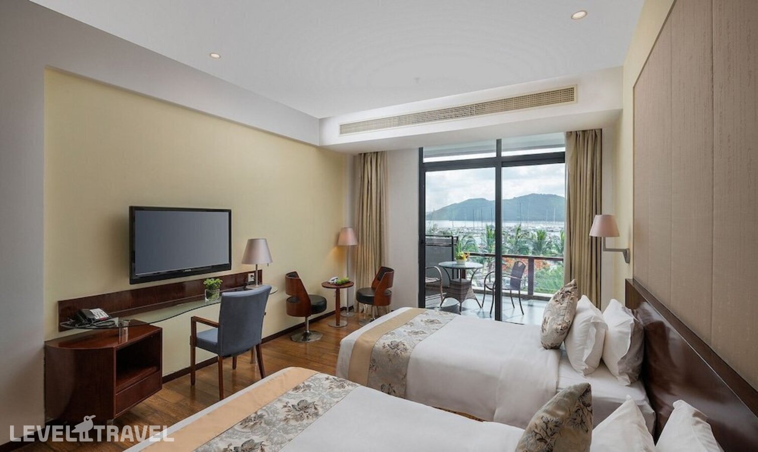 фотографии номера Делюкс с видом на море (две односпальные кровати) отеля Serenity Coast Sanya Marina Hotel в Китай(Санья) - фото №7