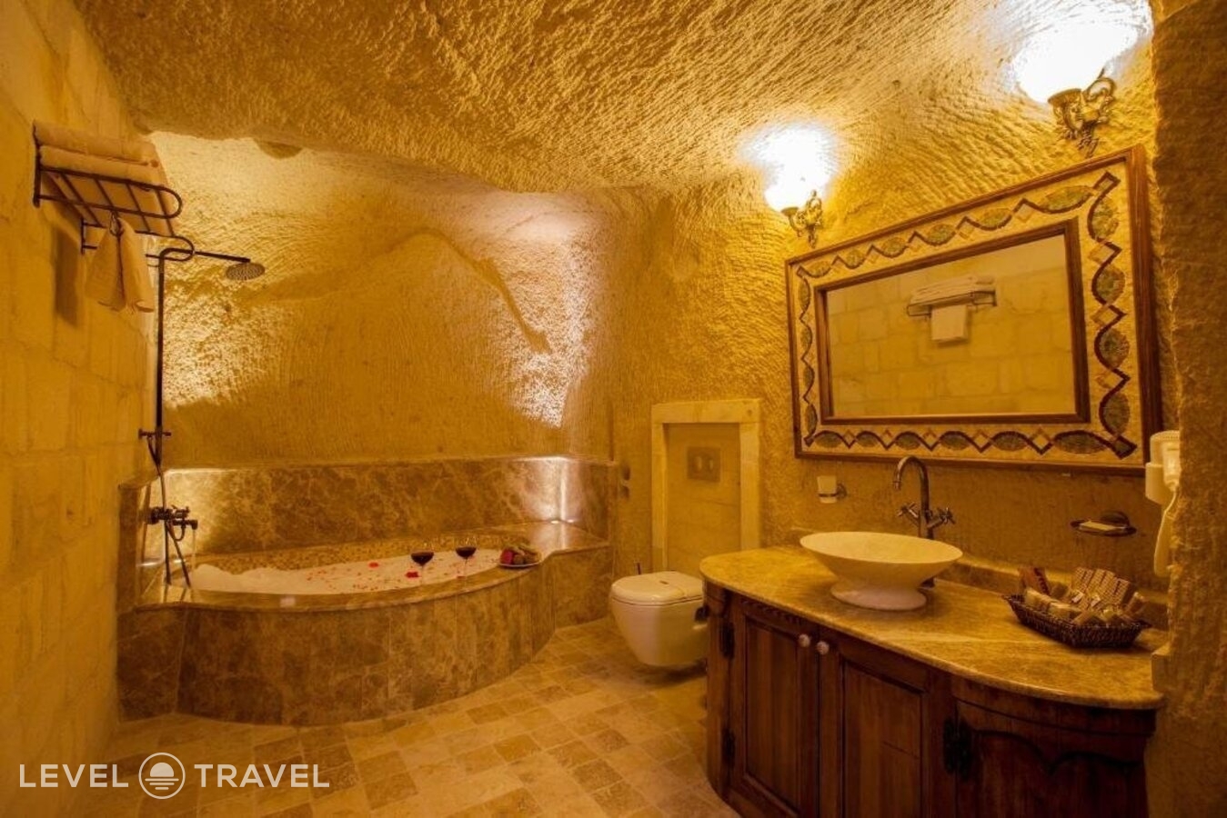 фотографии номера Стандартный (две односпальные кровати) отеля Kayakapi Premium Caves Cappadocia Hotel в Турция(Ургюп) - фото №13