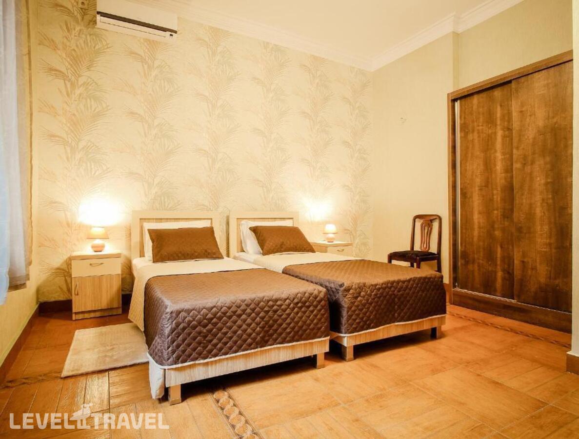 фотографии номера Стандартный (две односпальные кровати) отеля Tomas House в Грузия(Тбилиси) - фото №1