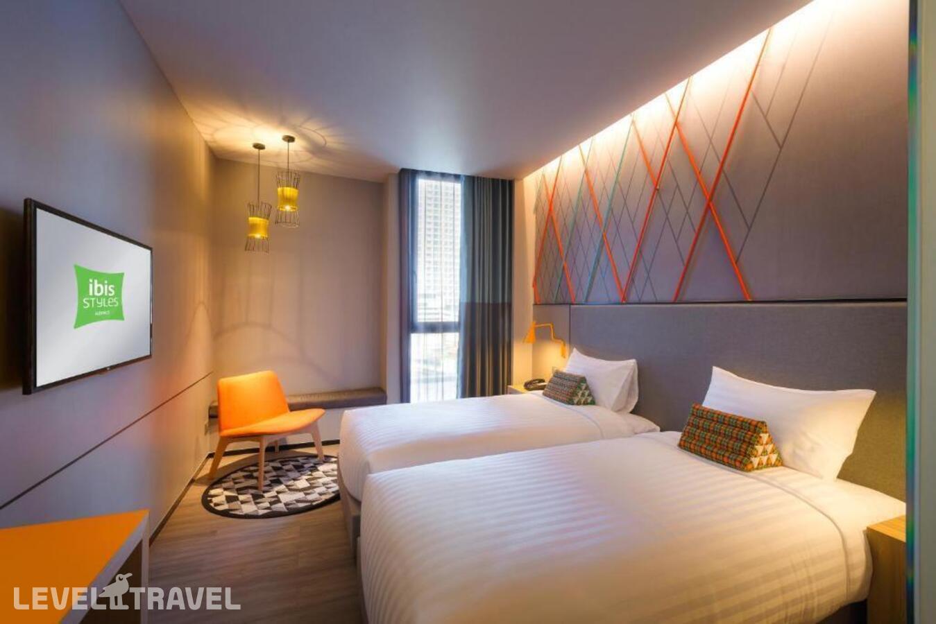 фотографии номера Стандартный (две односпальные кровати) отеля Ibis Styles Bangkok Sukhumvit Phra Khanong в Таиланд(Бангкок) - фото №7