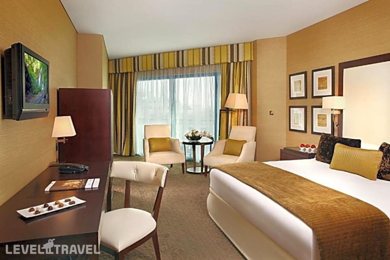 фотографии номера Делюкс с видом на бассейн отеля Movenpick Grand Al Bustan Dubai (Ex.Roda Al Bustan Dubai Airport) в ОАЭ(Дейра) - фото №4