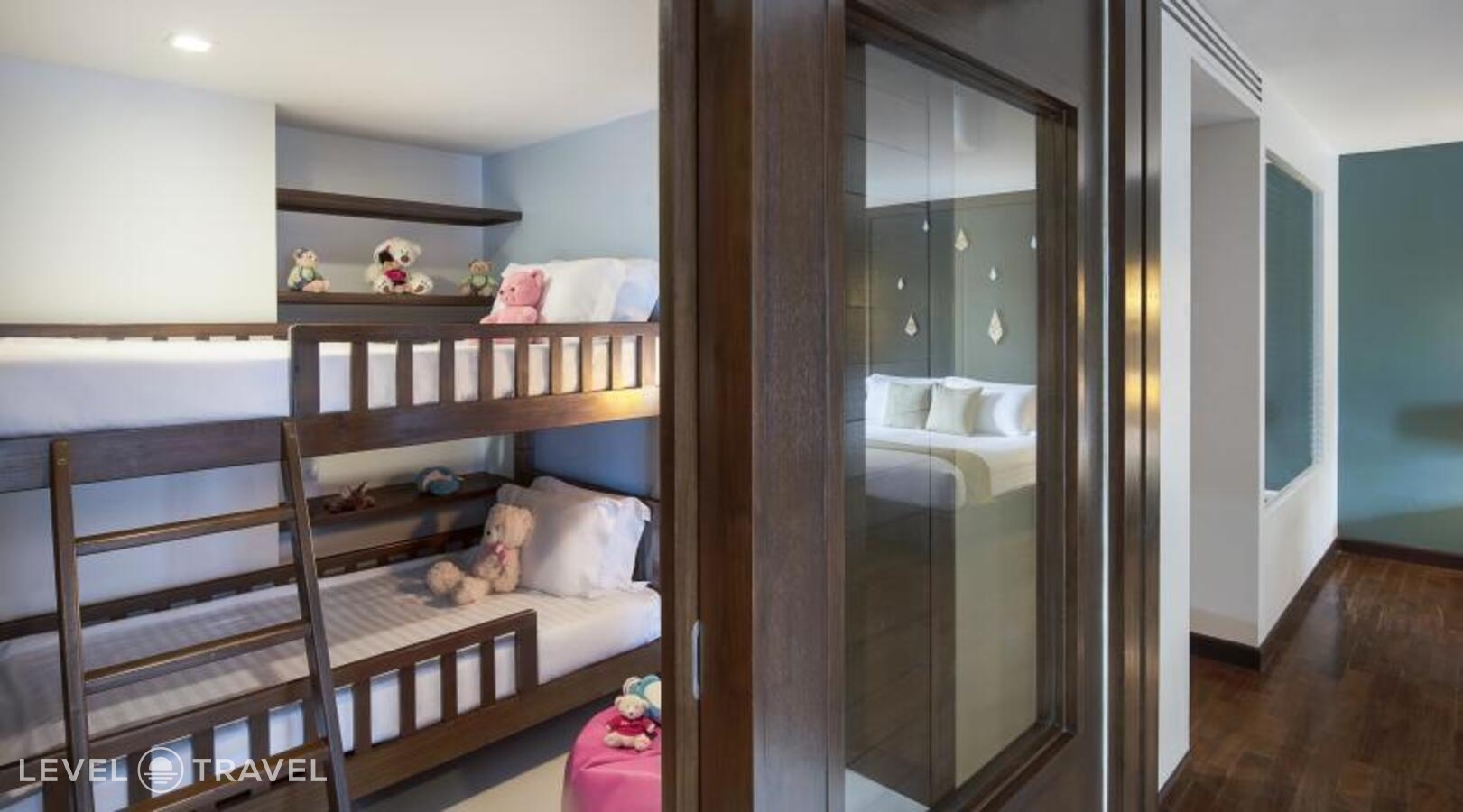 фотографии номера Семейный люкс с видом на бассейн отеля Centara Anda Dhevi Resort & Spa в Таиланд(Ноппарат Тара) - фото №4